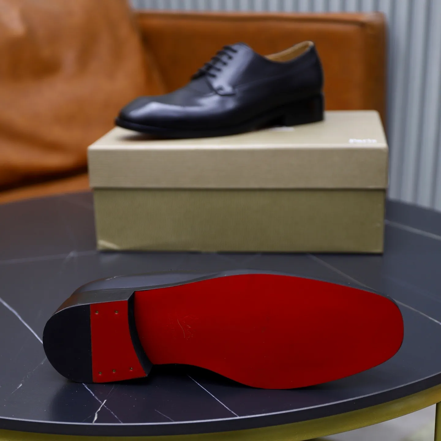 Ex-factory price: 680💰Christia*.Loubouti*🆑High-end men’s business formal leather shoes｜Classic red sole shoes｜Original imported first-layer cowhide｜Water-dyed cowhide lining｜Italian imported red rubber outsole｜High-end luxury｜Perfect interpretation of fashion, sunshine, style, suitable for various occasions Size: 38-44 (customized for 45, 46, 47)